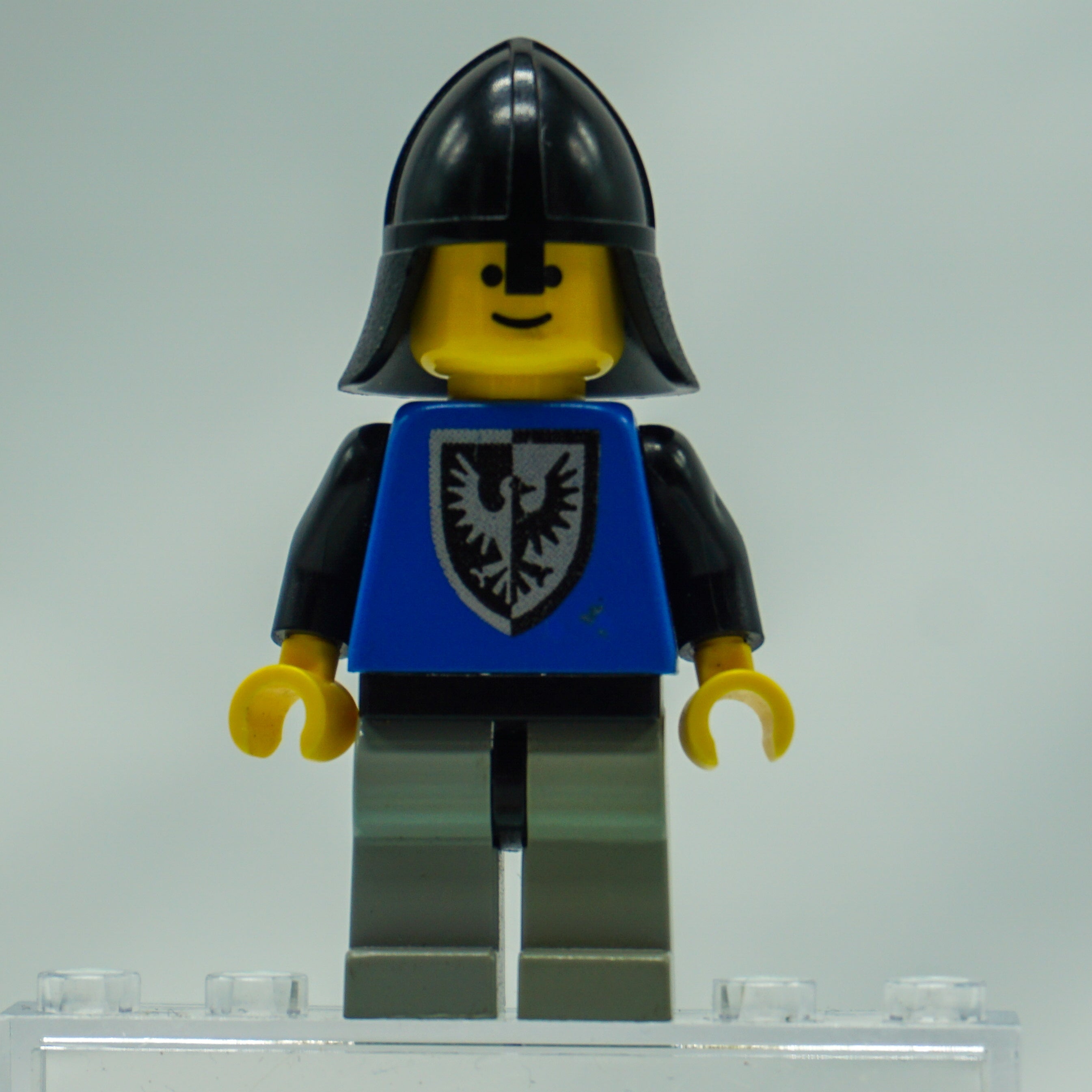 Minifig cas103 - Black Falcon - Light Gray Legs with Black Hips, Black Neck-Protector
