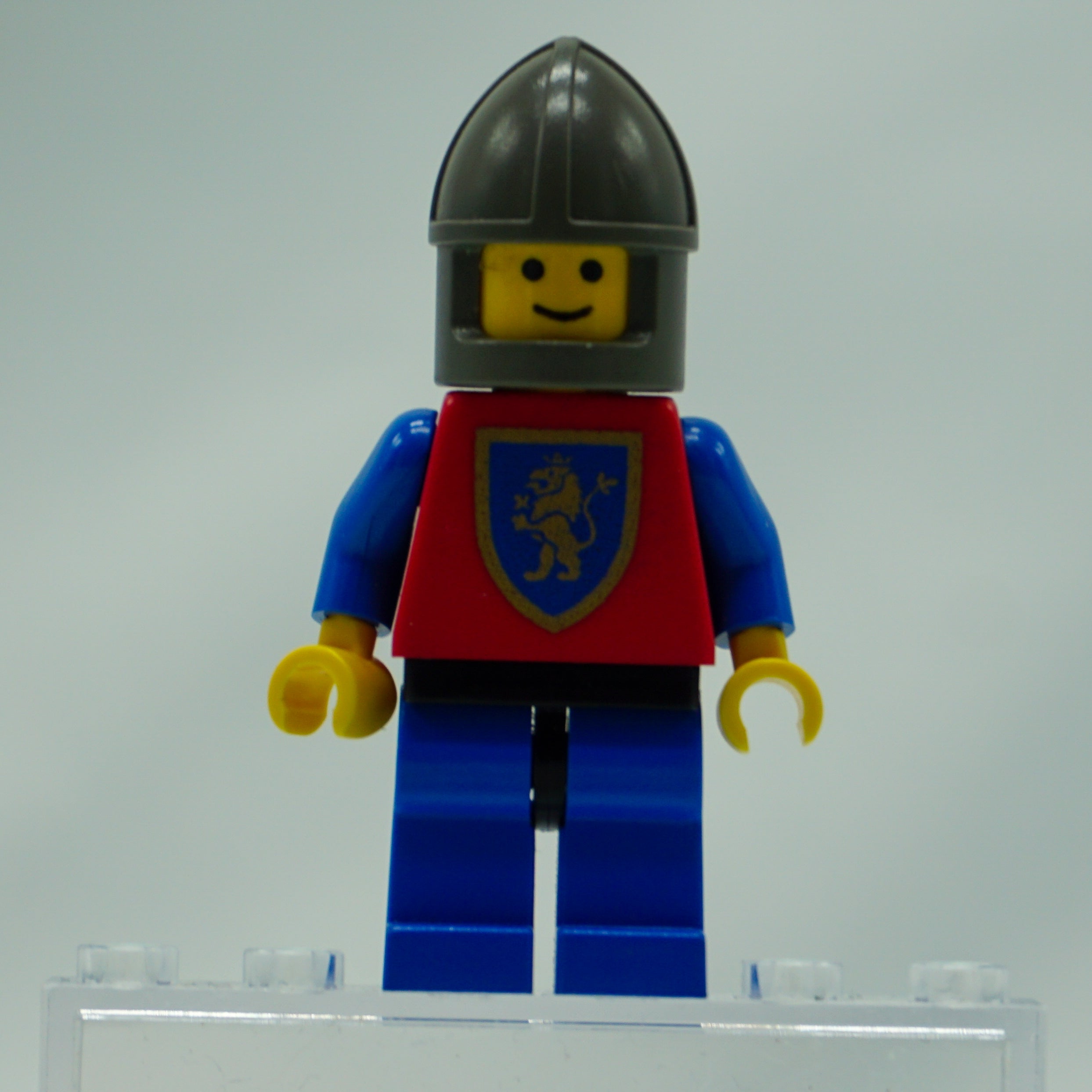 Minifig cas113 - Crusader Lion - Blue Legs with Black Hips, Dark Gray Chin-Guard