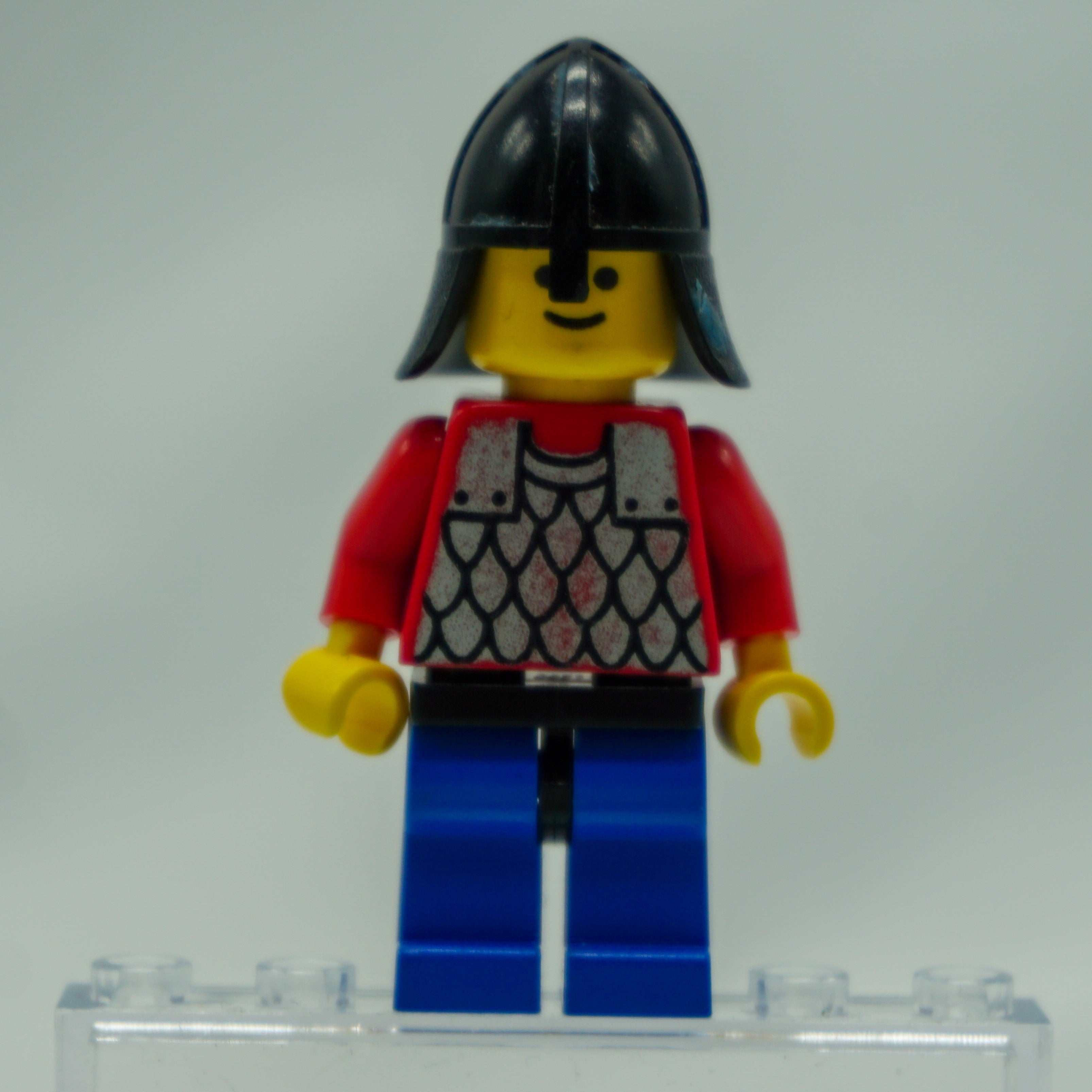 Minifig cas154 - Scale Mail - Red with Red Arms, Blue Legs with Black Hips, Black Neck-Protector
