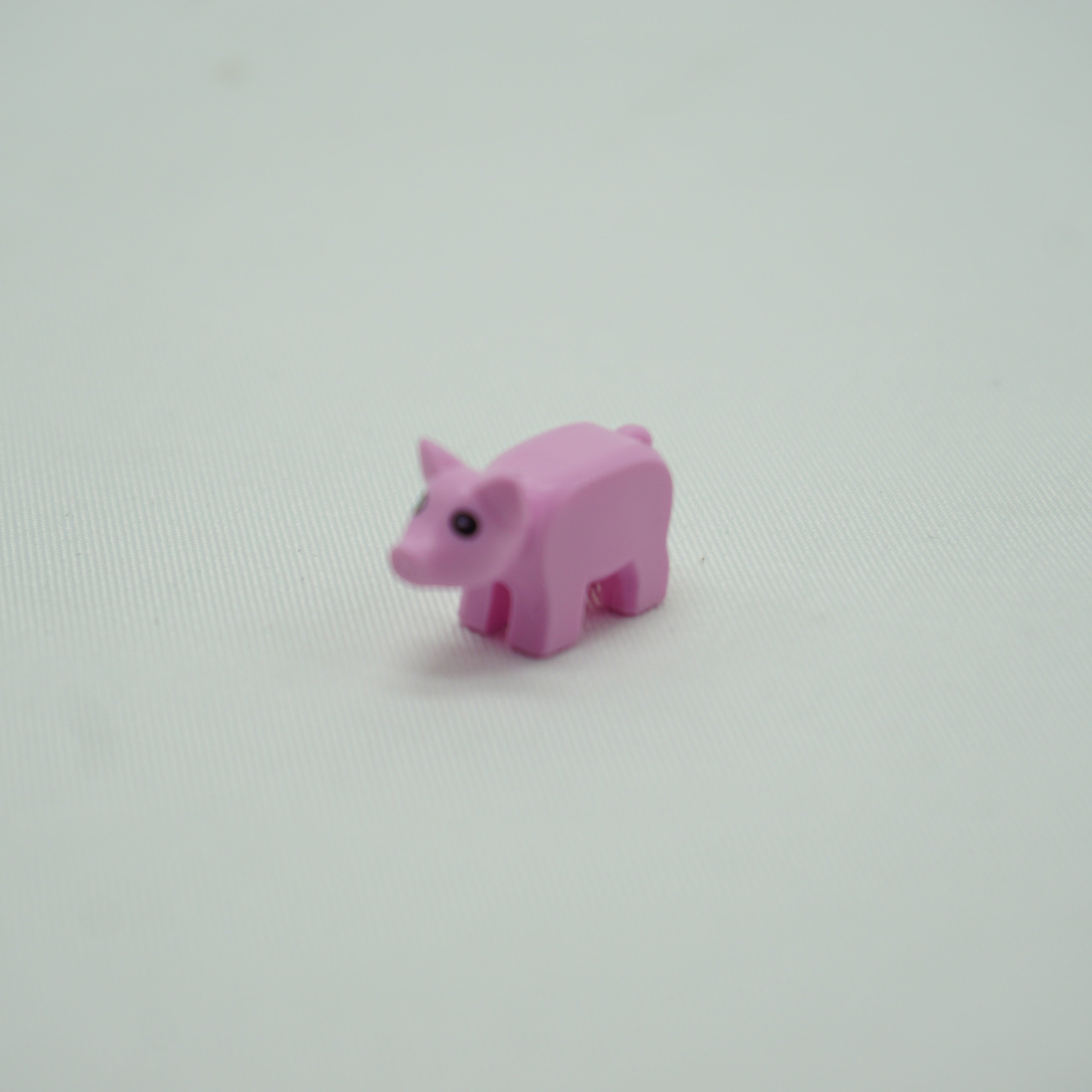 Part 1410pb01 - Piglet with Black Eyes and White Pupils Pattern