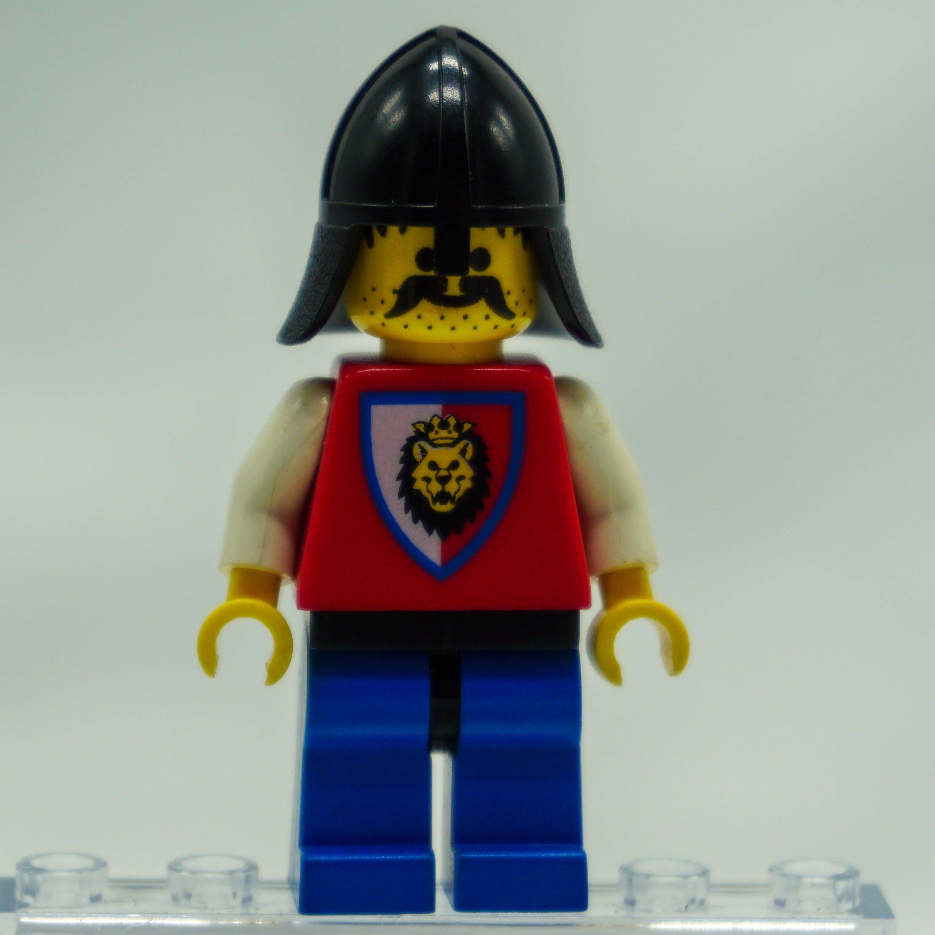 Minifig cas064 - Royal Knights - Knight 3, Black Neck Protector