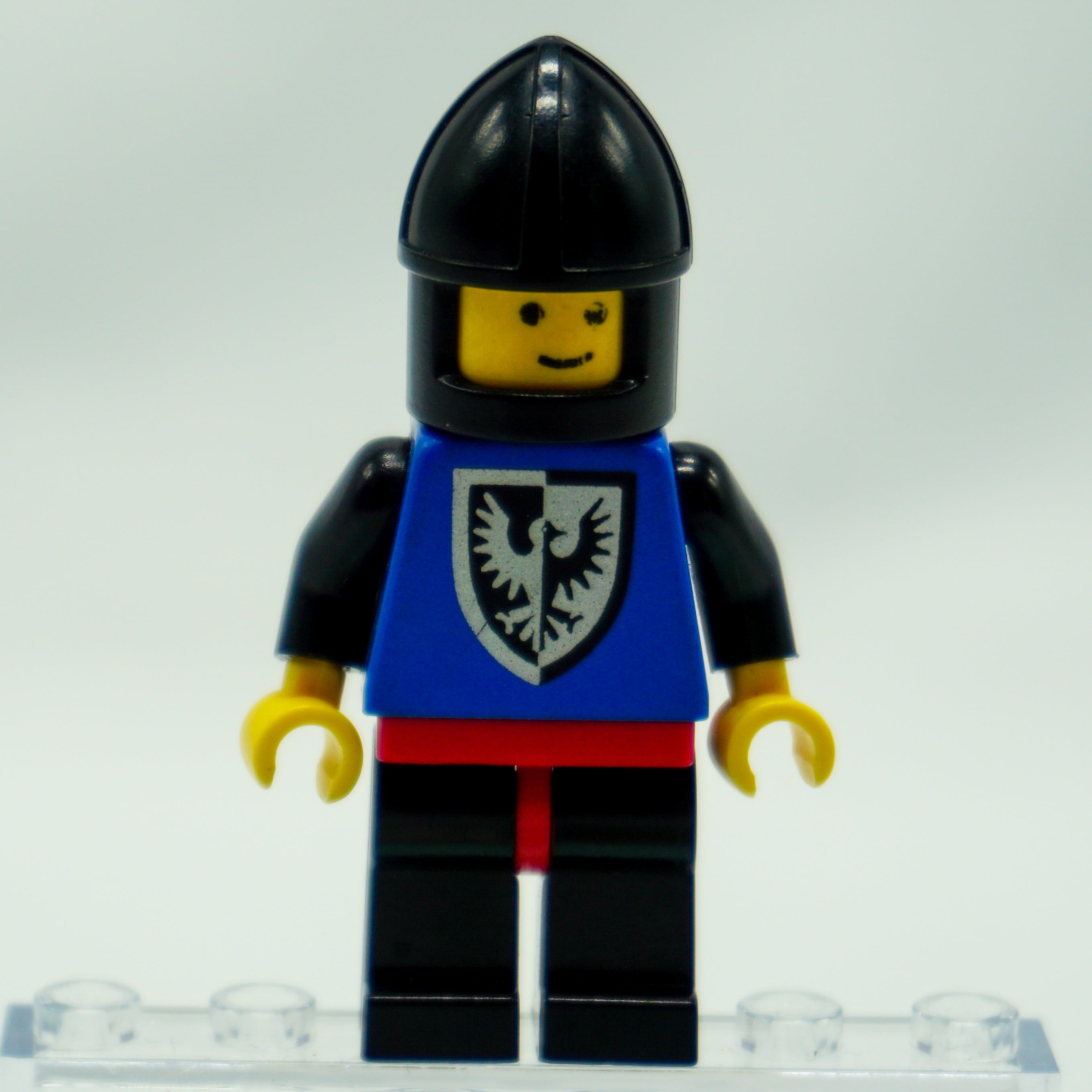 Minifig cas098 - Black Falcon - Black Legs with Red Hips, Black Chin-Guard
