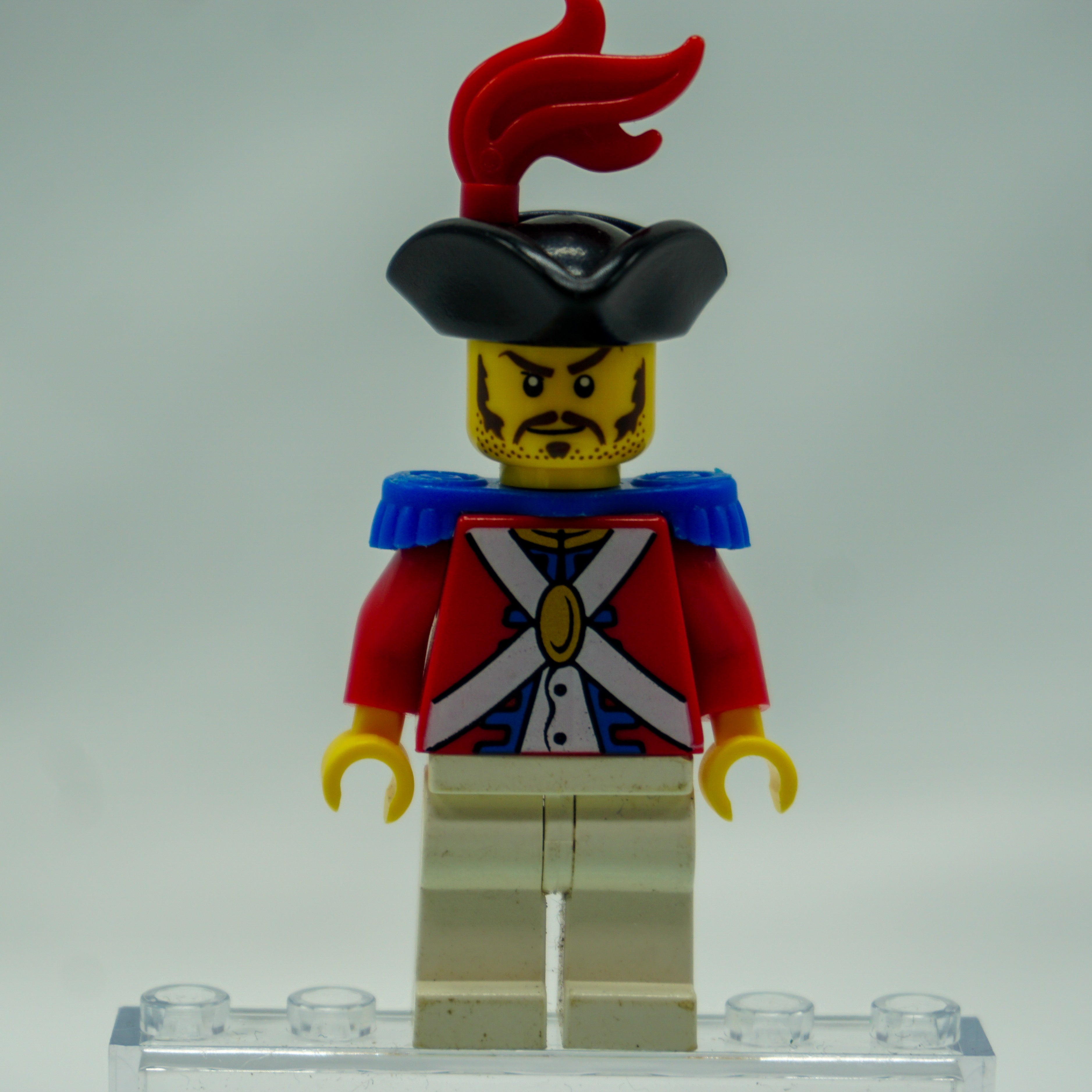 Minifig pi119 - Imperial Soldier II - Officer with Red Plume, Long Mustache