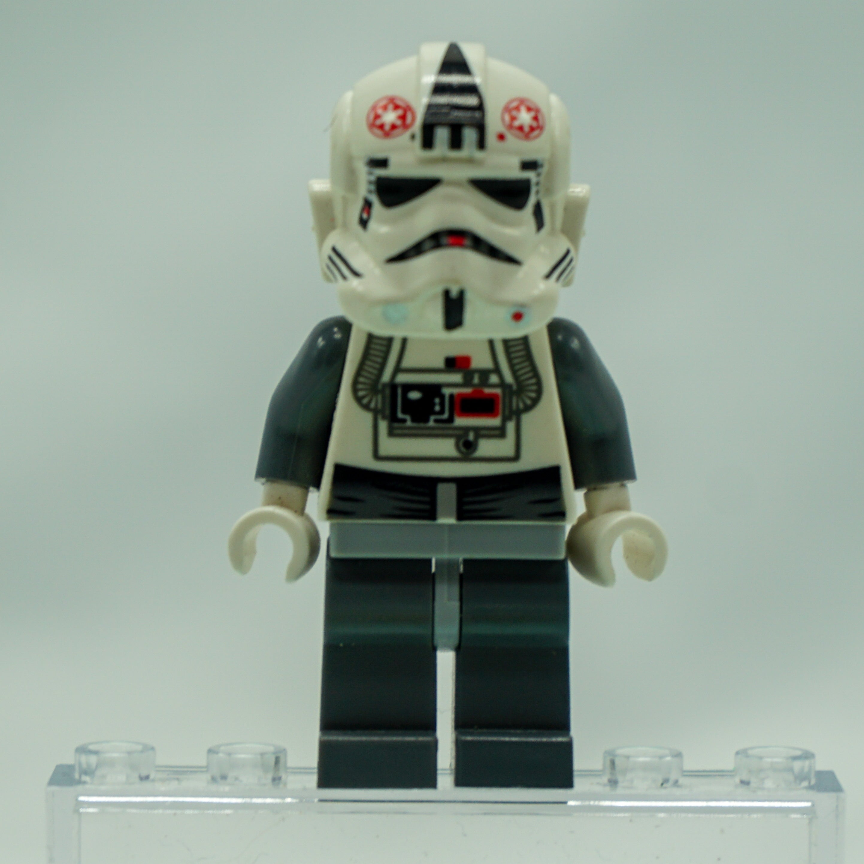 Minifig sw0262 - AT-AT Driver - Red Imperial Logo, Bluish Grays, Black Head, Stormtrooper Type 2 Helmet