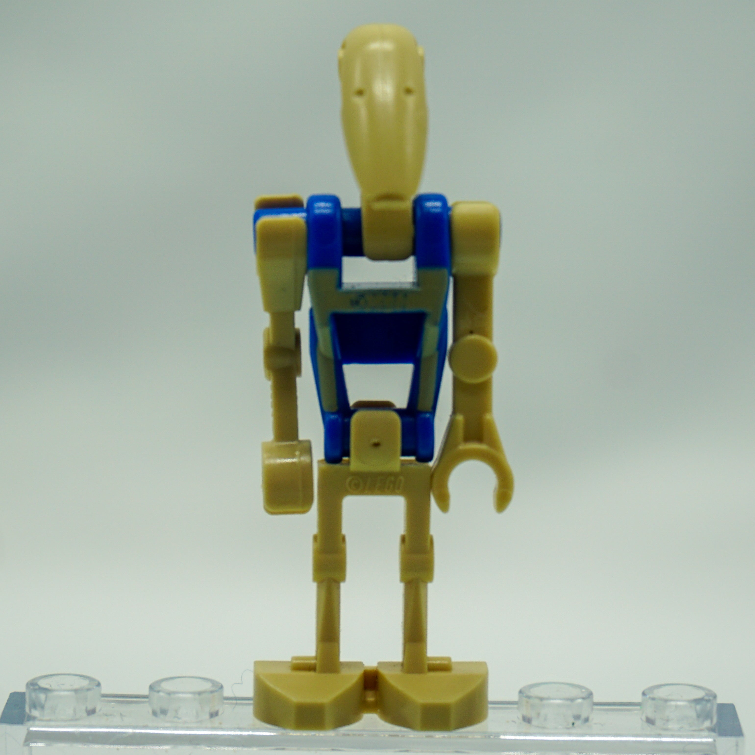 Minifig sw0360 - Battle Droid Pilot with Blue Torso with Tan Insignia and One Straight Arm