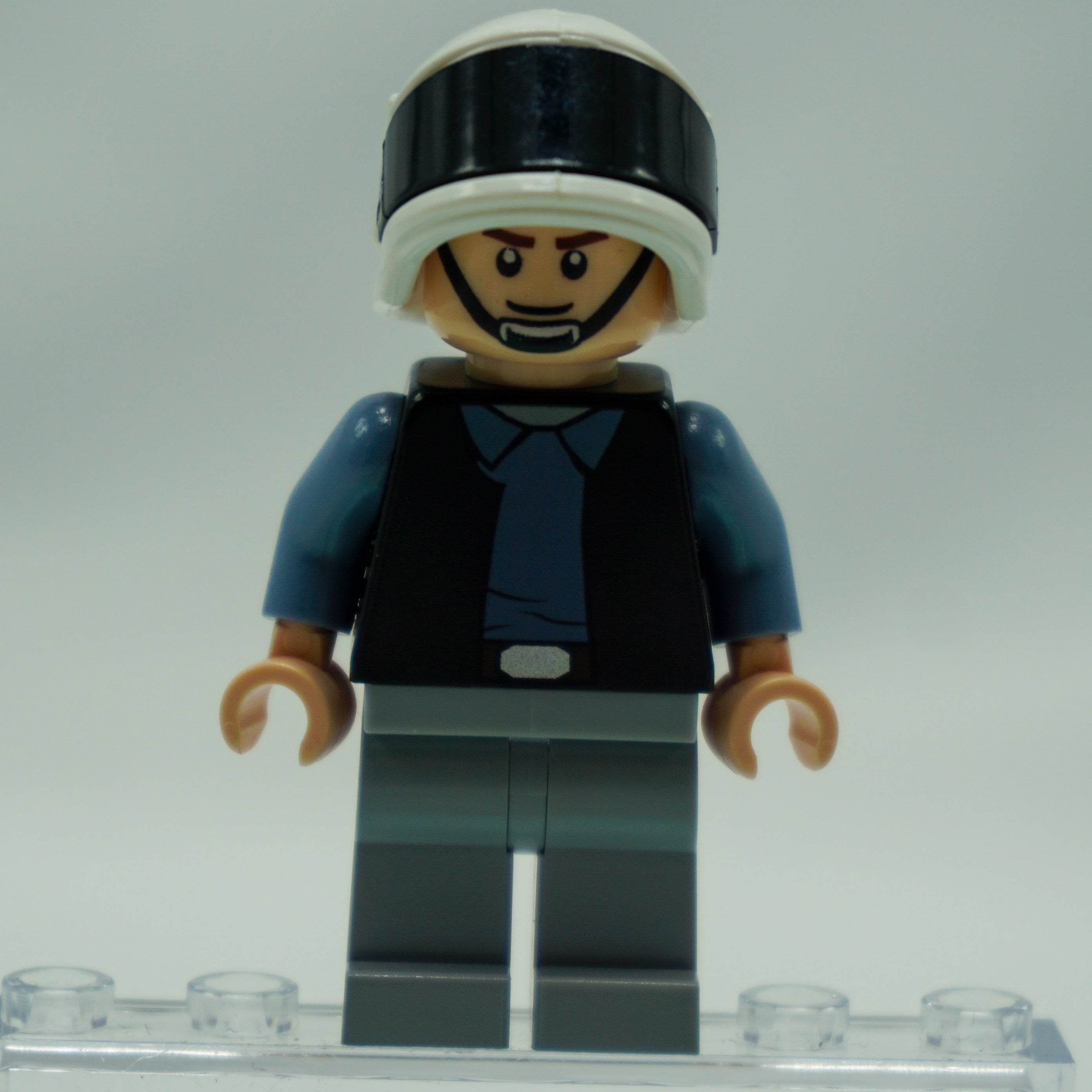 Minifig sw0427 - Rebel Fleet Trooper - Plain Vest, Grin