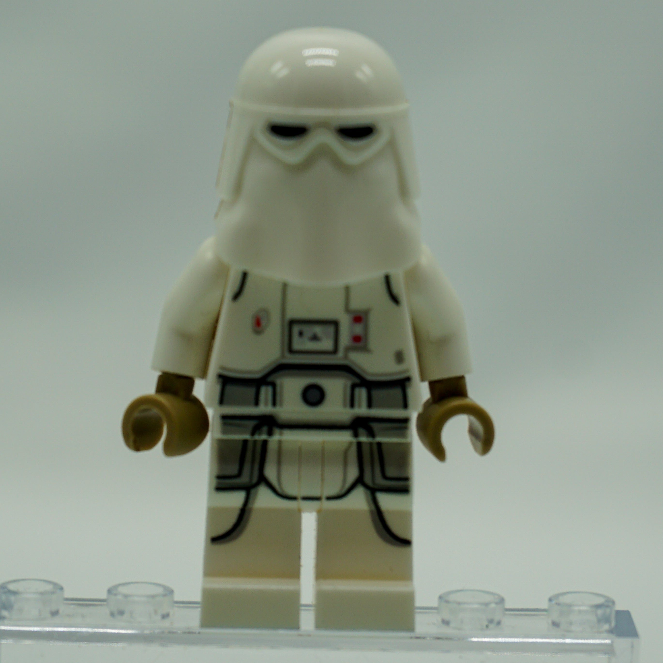 Minifig sw1178 - Snowtrooper - Female, Printed Legs, Dark Tan Hands, Light Nougat Head, Angry Smile